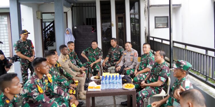 Komandan Jenderal Akademi TNI Kunjungi Latsitarda Nusantara XLIV/2024 di Balikpapan