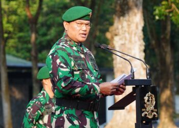 Wakil Gubernur Akmil Sampaikan Amanat Panglima TNI dalam Upacara Bendera