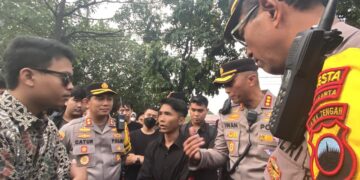 Tunjukan Demo Yang Benar, Ribuan Mahasiswa Sampaikan tuntutan ke DPRD Solo