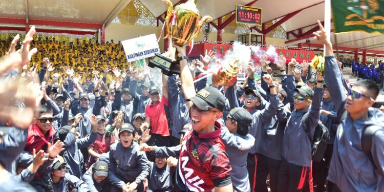 Kontingen Taruna Akademi Militer Juara Umum PIKTAR ke-27