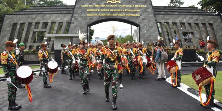 Kirab Prajurit Taruna Tingkat I Meriahkan Kota Magelang