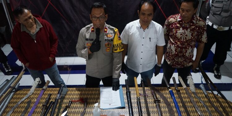 Cegah Tawuran, Polres Magelang Kota Terima Penyerahan 26 Senjata Tajam dari Masyarakat