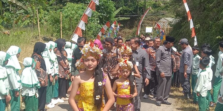 Kemenaker RI Luncurkan Program Padat Karya Untuk Masyarakat di Pakis Magelang
