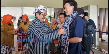 Candi Borobudur Sambut Tahun Baru dengan Tradisi Khusus untuk Pengunjung Pertama