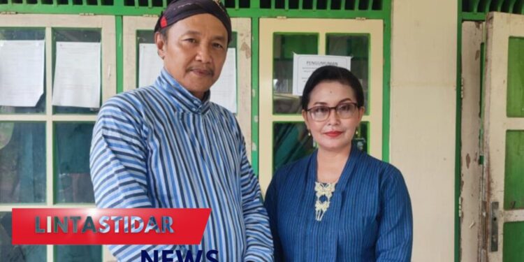 Warga Doplang Purworejo Berebut Gunungan Hasil Bumi, Meriahnya Merti Bumi 