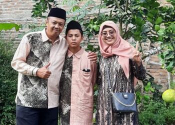 Polisi Ini Jadi Orang Tua Asuh Anak Yatim Sejak SD