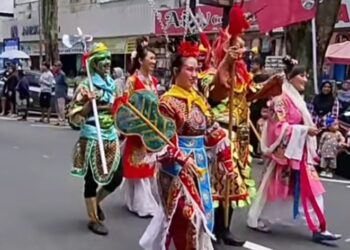Kirab Budaya Cap Go Meh Kota Magelang Sedot Ribuan Pengunjung