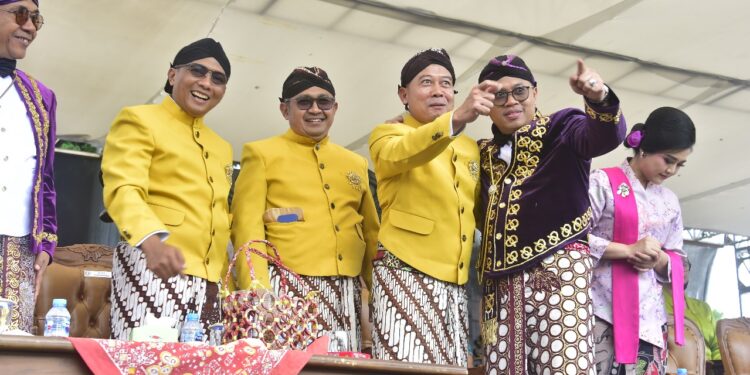 Grebeg Getuk Meriahkan Hari Jadi ke-1119 Kota Magelang, Wagub Akmil Hadir Perkuat Sinergi Budaya dan TNI