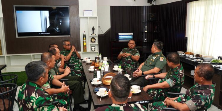 Gubernur Akmil Sambut Kunjungan Tim Pokja Doktrin Siber Sahli Kasad, Perkuat Sinergi Strategis Pertahanan Digital