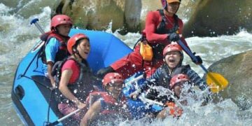 Serunya Arung Jeram di Sungai Progo! Taman Kyai Langgeng Tawarkan Paket Wisata Penuh Tantangan
