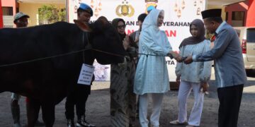 Polres Magelang Kota Gelar Sholat Idul Adha dan Salurkan Hewan Kurban kepada Warga