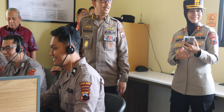 Tingkatkan Layanan Publik, Polda Jateng Tinjau Call Center 110 Polres Magelang Kota