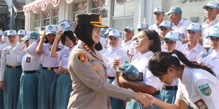 Kapolres Magelang Kota Pimpin Upacara di SMAN 1: Ajak Pelajar Jadi Generasi Tangguh dan Bijak Bermedsos