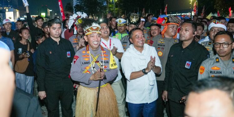 Kapolri & Mensesneg Tinjau Panggung Rakyat di HI, Ribuan Warga Tumpah Ruah Rayakan HUT ke-80 RI
