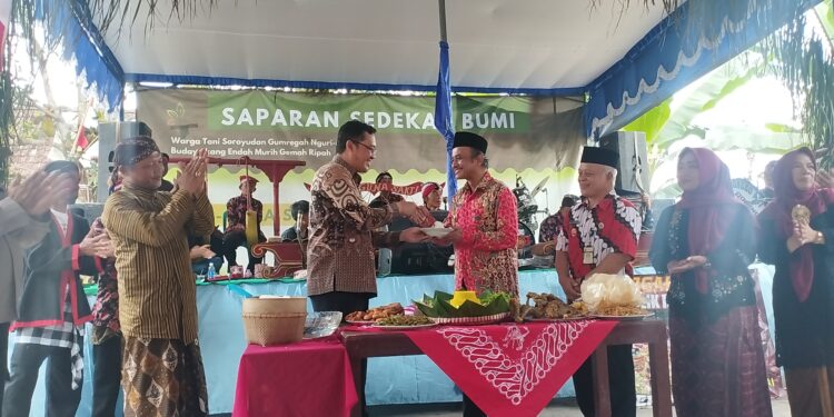 Bupati Magelang Apresiasi Saparan Sedekah Bumi Soroyudan: Lestarikan Budaya dan Sumber Air