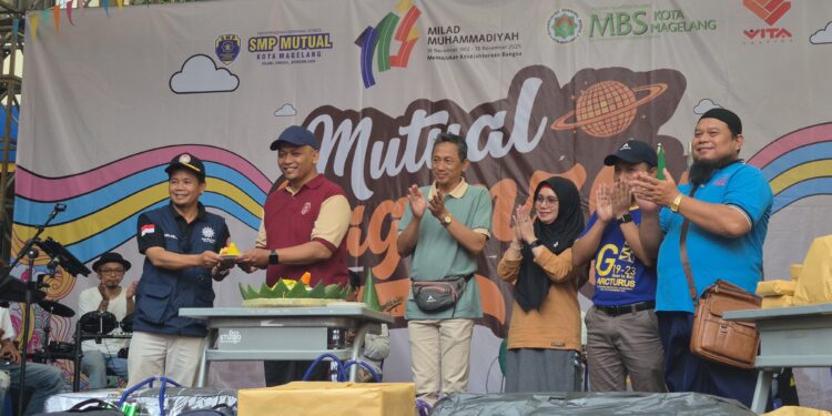 Meriah! Milad SMP Mutual dan Muhammadiyah Warnai Kota Magelang dengan Jalan Sehat, Stand UMKM hingga Pentas Musik