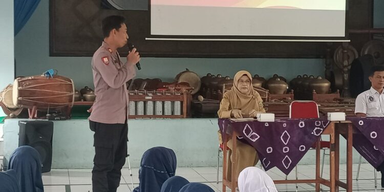Generasi Cerdas Tanpa Narkoba, Polres Magelang Kota Gelar Penyuluhan di SMPN 5
