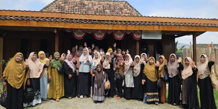 Sekolah Wirausaha Aisyiyah PWA Jateng Tuntaskan Sesi Akhir: Cetak Perempuan Mandiri dan Tangguh