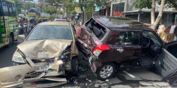 Begini Kronologi Kejadian Kecelakaan Mobil Tabrak Mobil di Kota Magelang