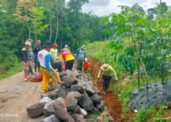 Kodim Magelang Melaksanakan Karya Bhakti di Desa Mangli