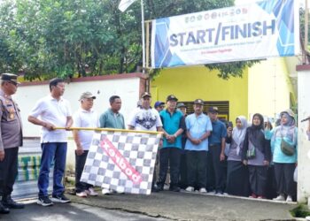 Wakil Bupati Magelang Membuka Jalan Sehat Dalam Rangka HUT PGRI ke-80